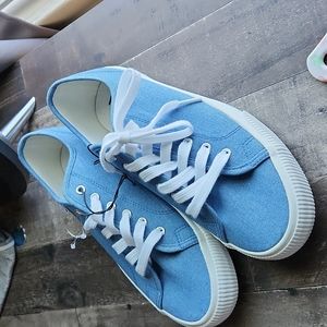 Brand new Hurley Womens Carrie Low Top Shoes Canvas Sneakers size 9